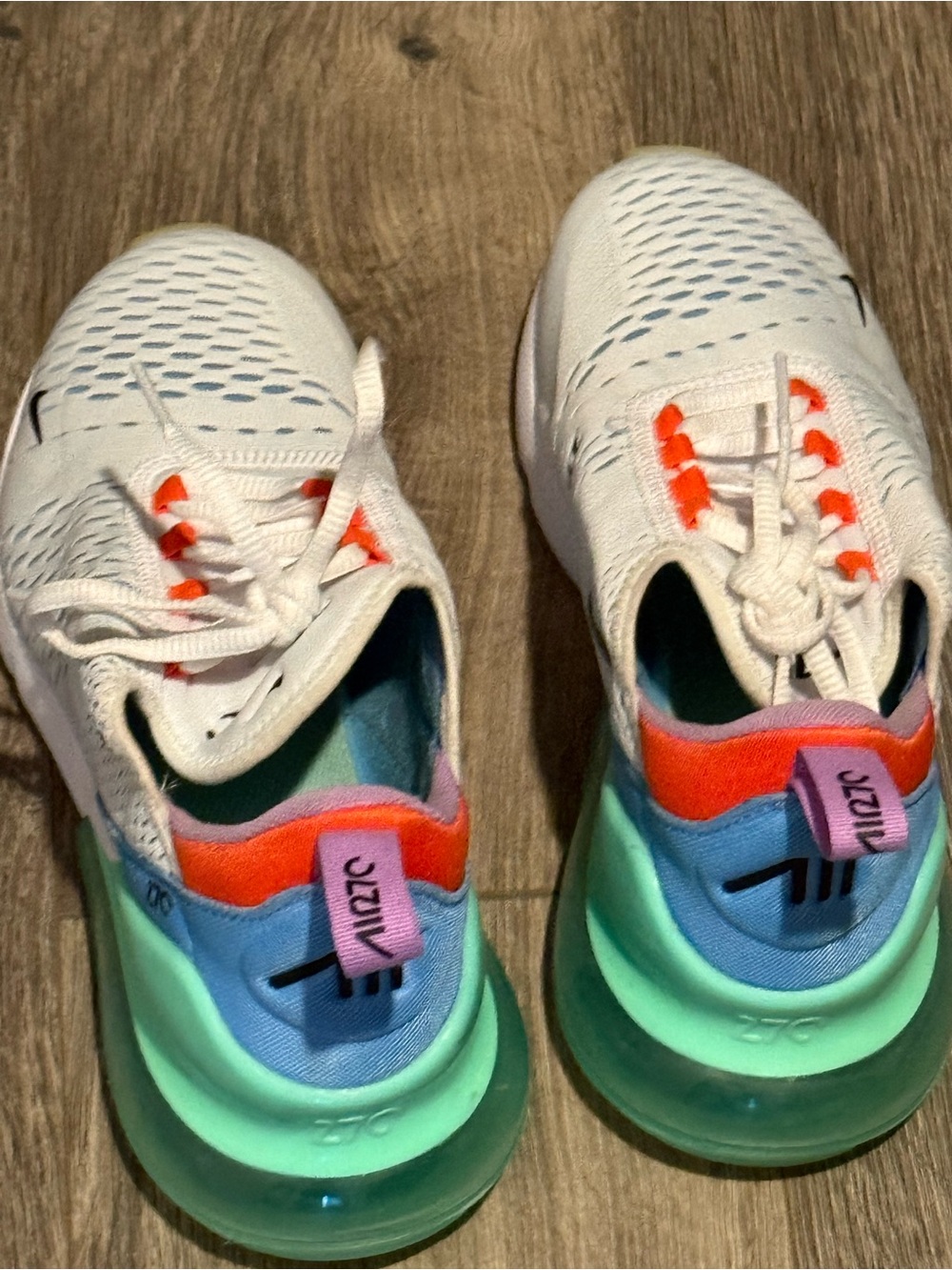 Nike women’s Air Max 270 White Teal Multicolor Casual Sneakers